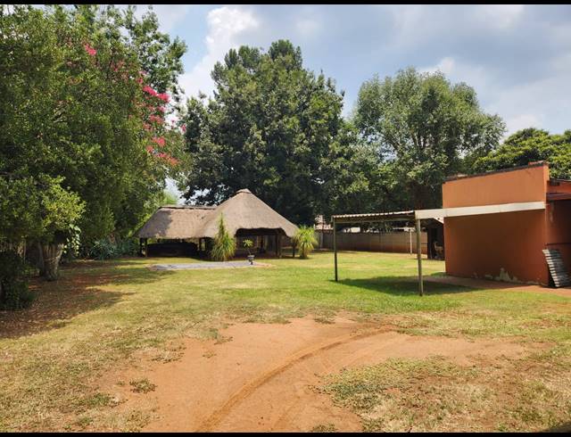 3 BEDROOM HOUSE FOR SALE IN THREE RIVERS